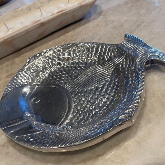 Holland Boone Fish aluminum serving Tray 10” EUC - Picture 1 of 10